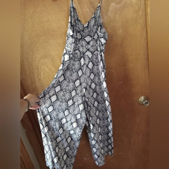 Polly & Ester jumpsuit - Picture 1 of 3